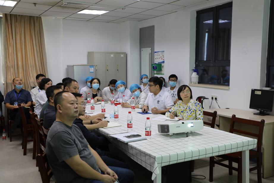 【下基層 察民情 解民憂 暖民心】堅(jiān)定信心  增強(qiáng)決心  樹立雄心——院長科室行走進(jìn)耳鼻咽喉科